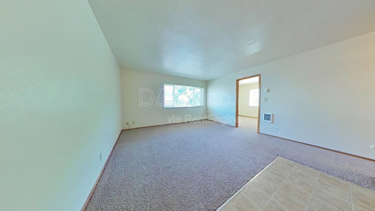 111 Nw 11th St #103 - Photo 2 of 12