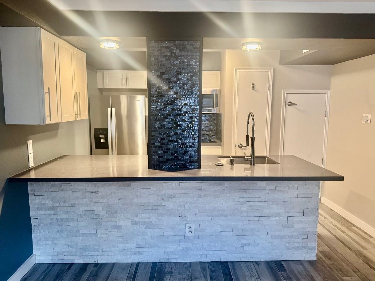829 Wax Myrtle Ln - Photo 4 of 18