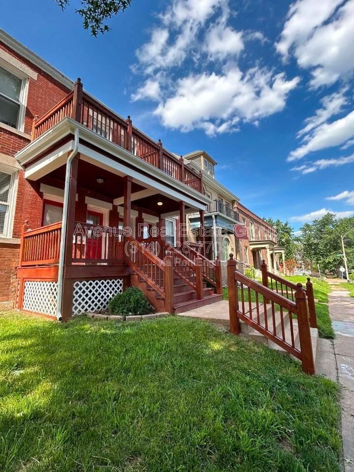 4211 Cleveland Ave - Photo 3 of 32