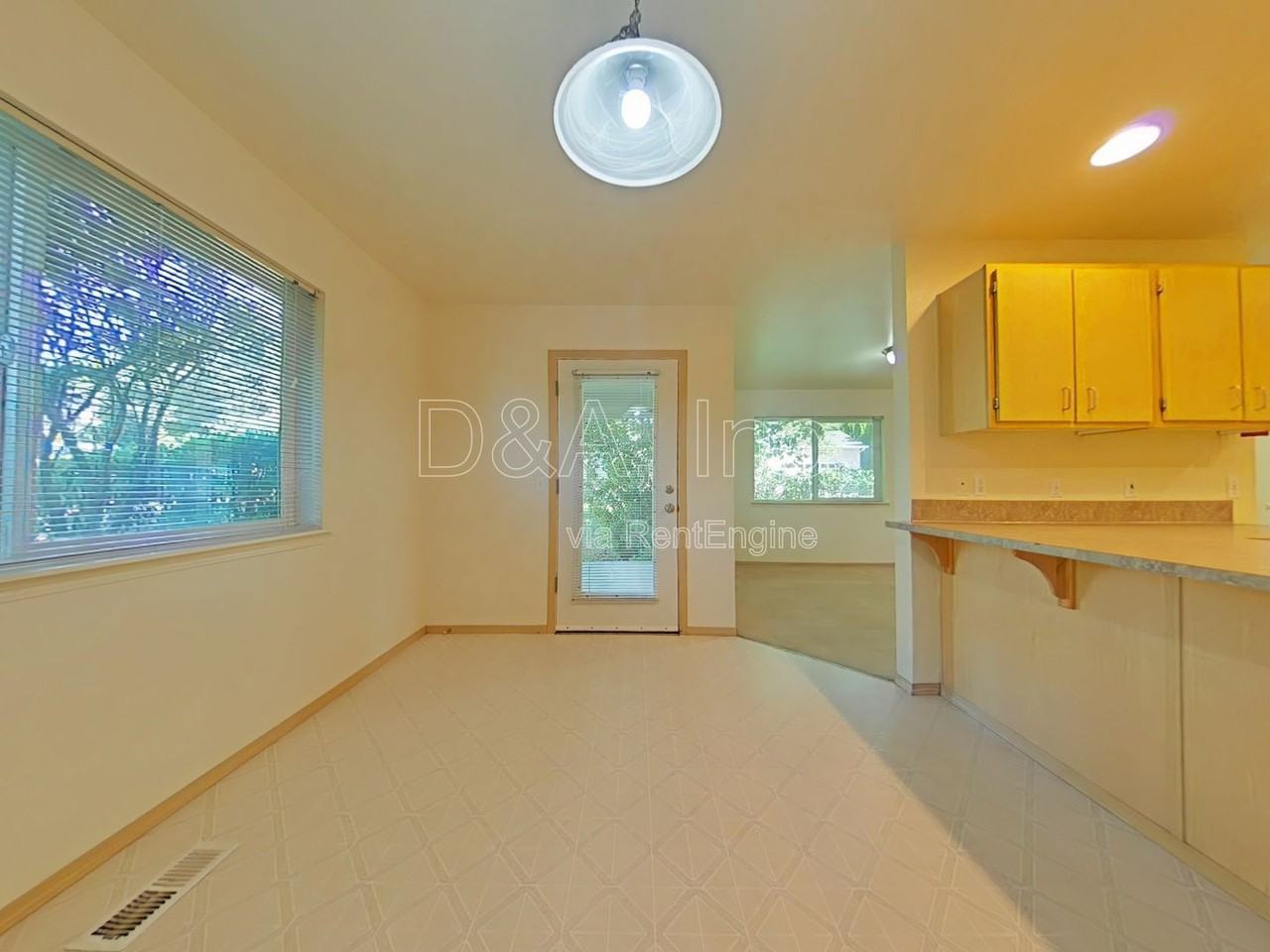911 Nw Anjni Cir - Photo 4 of 20