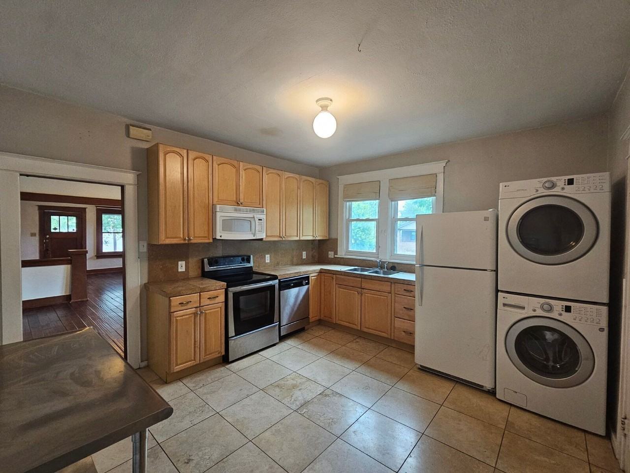 4288 Hooker St #1 - Photo 5 of 24