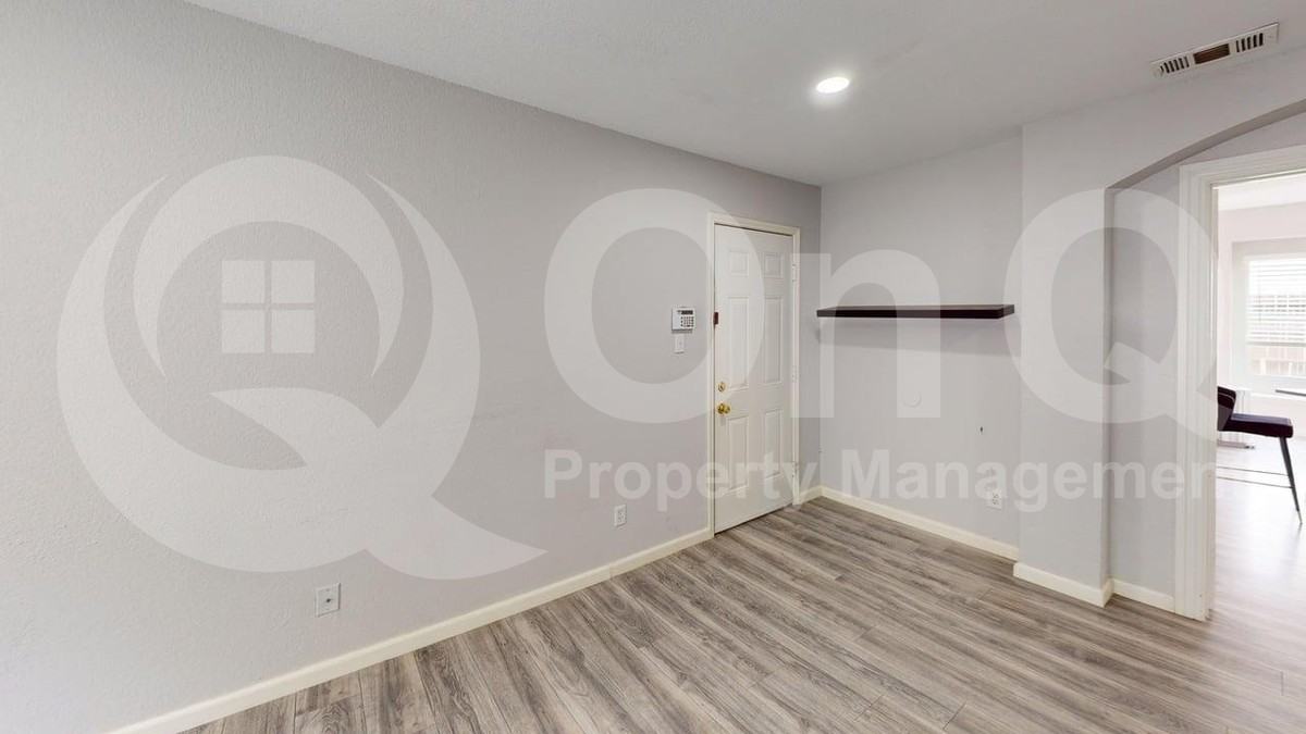 6501 Matson Dr - Photo 6 of 25
