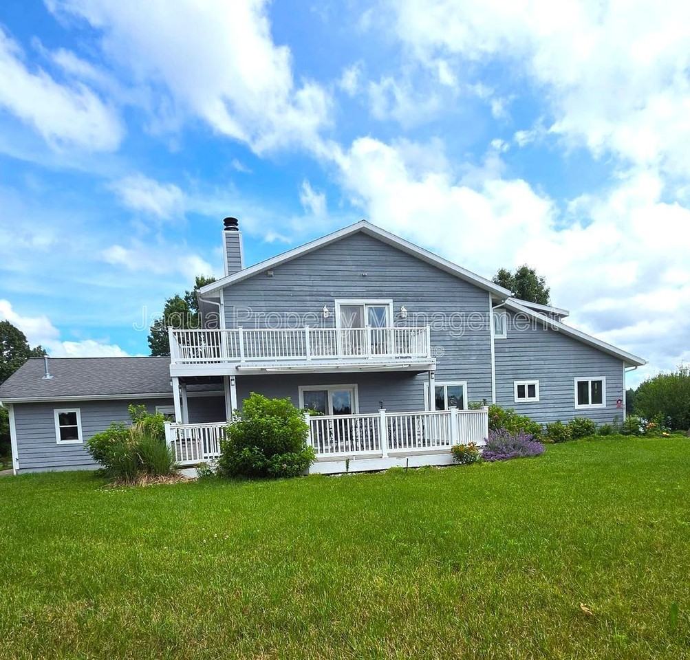 6660 Pine Rd - Photo 2 of 19