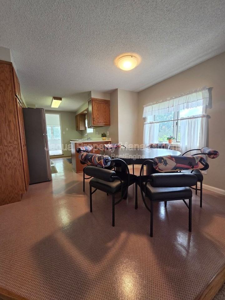 6660 Pine Rd - Photo 5 of 19
