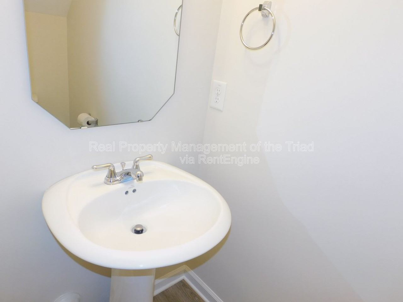 1475 Worchester St - Photo 6 of 21