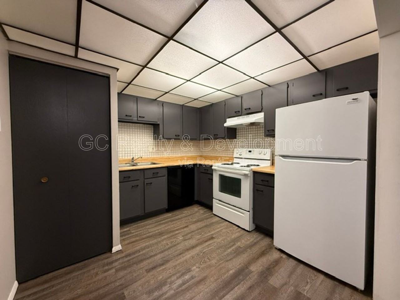 240 Klein Creek Ct #3 - Photo 4 of 15