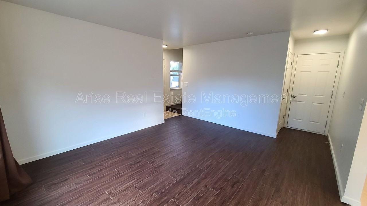 2141 Sw Quartz Ave - Photo 6 of 27