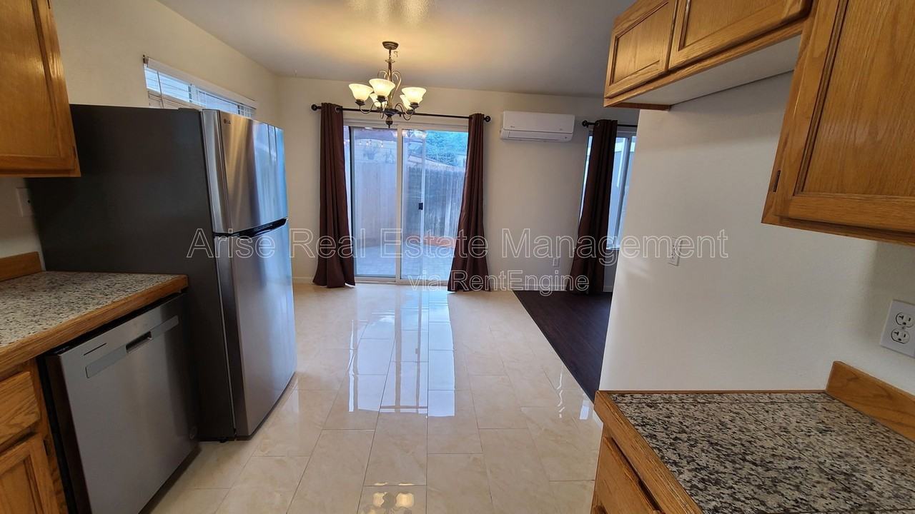 2141 Sw Quartz Ave - Photo 7 of 27