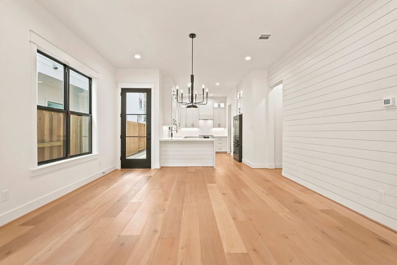 1435 Lawrence St - Photo 5 of 27