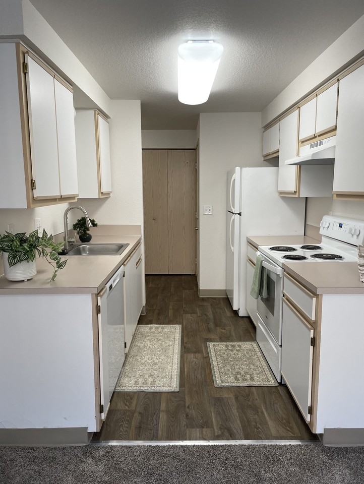 Parkmeadow Apartments - Photo 3 of 28
