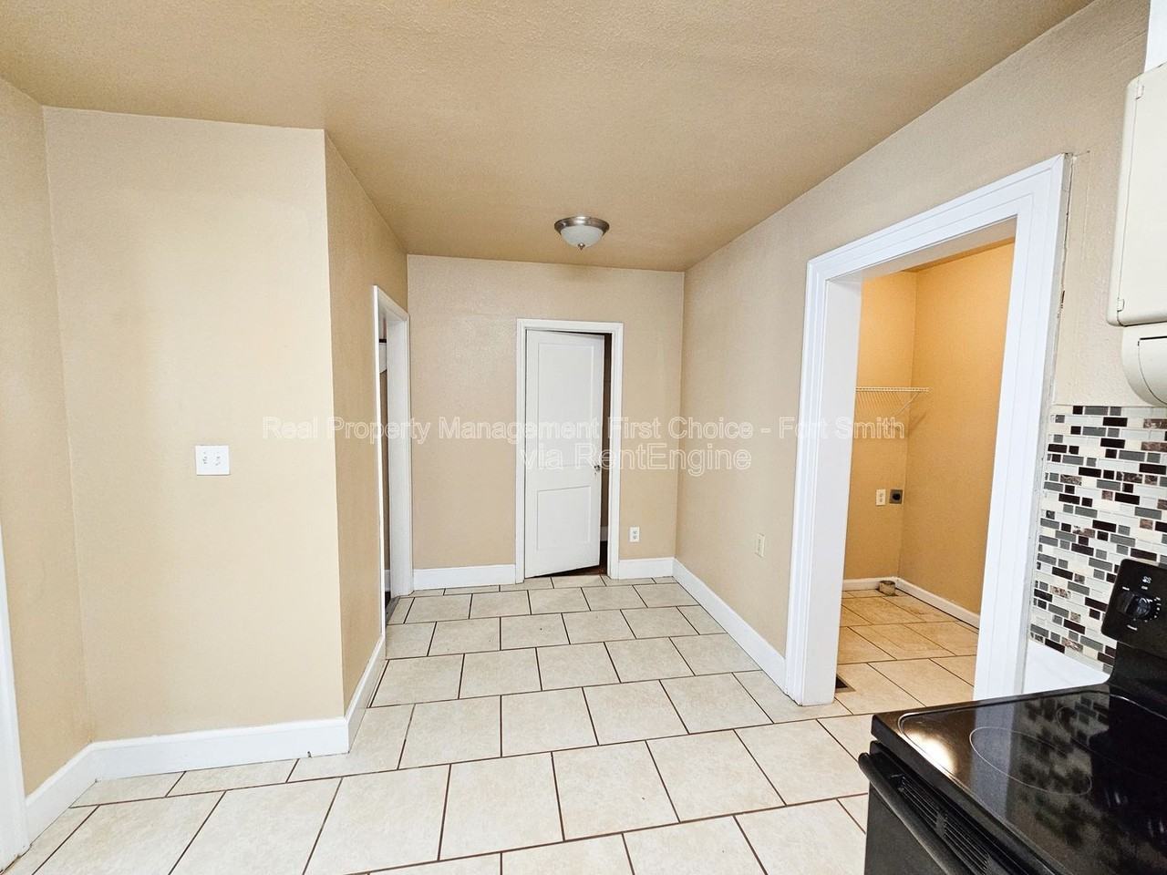 1008 S 23rd St - Photo 5 of 22