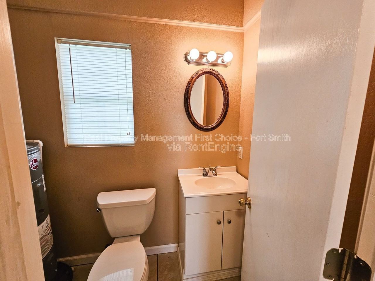 1008 S 23rd St - Photo 7 of 22