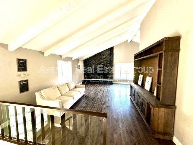 429 Staines Ct - Photo 4 of 22