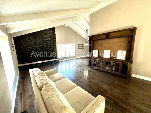 429 Staines Ct - Photo 5 of 22