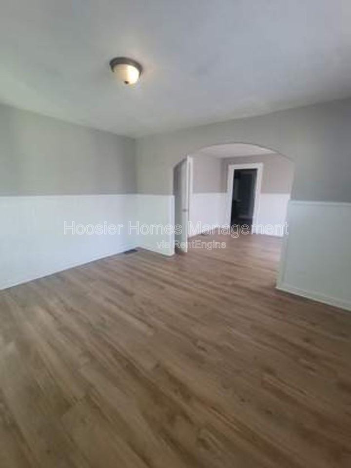 1451 W 34th St - Photo 3 of 16