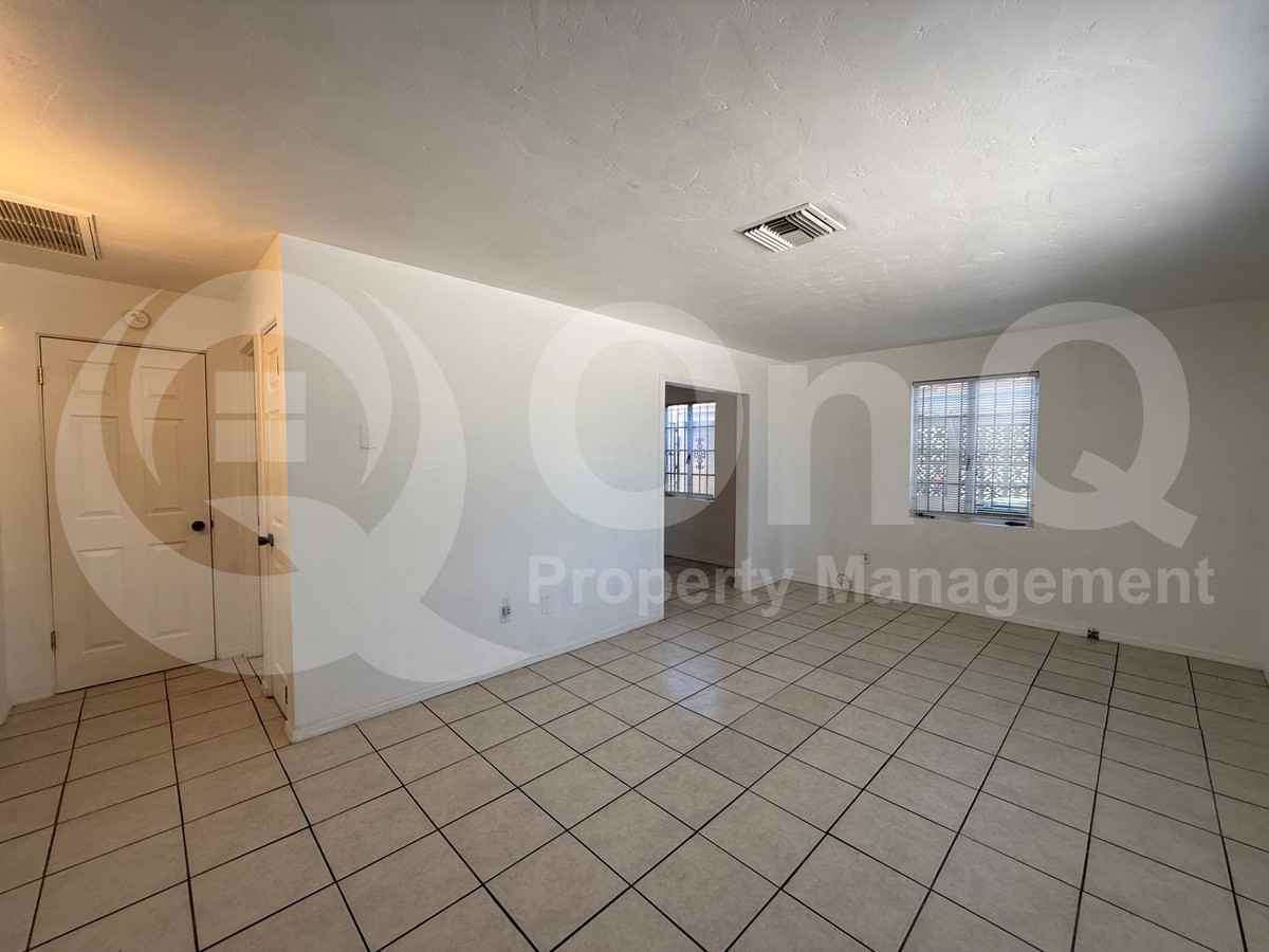 4602 E Calle Corta - Photo 5 of 17