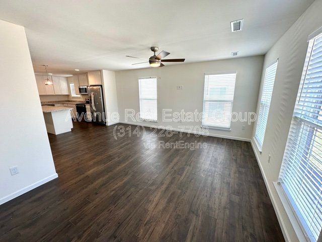 5571 Walden Ridge Dr - Photo 3 of 15