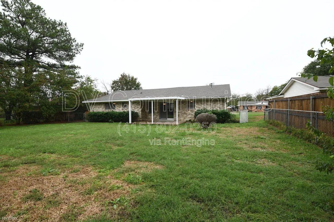 1607 Anthony St - Photo 4 of 26