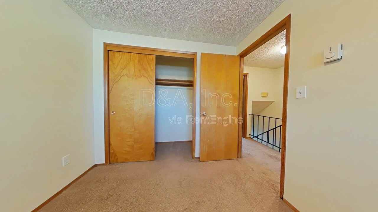 1031 Nw 26th St - Photo 6 of 13