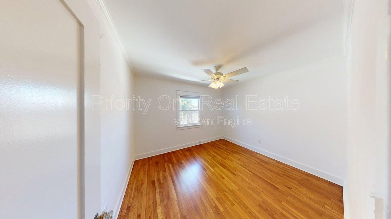 3339 33rd St - Photo 7 of 39