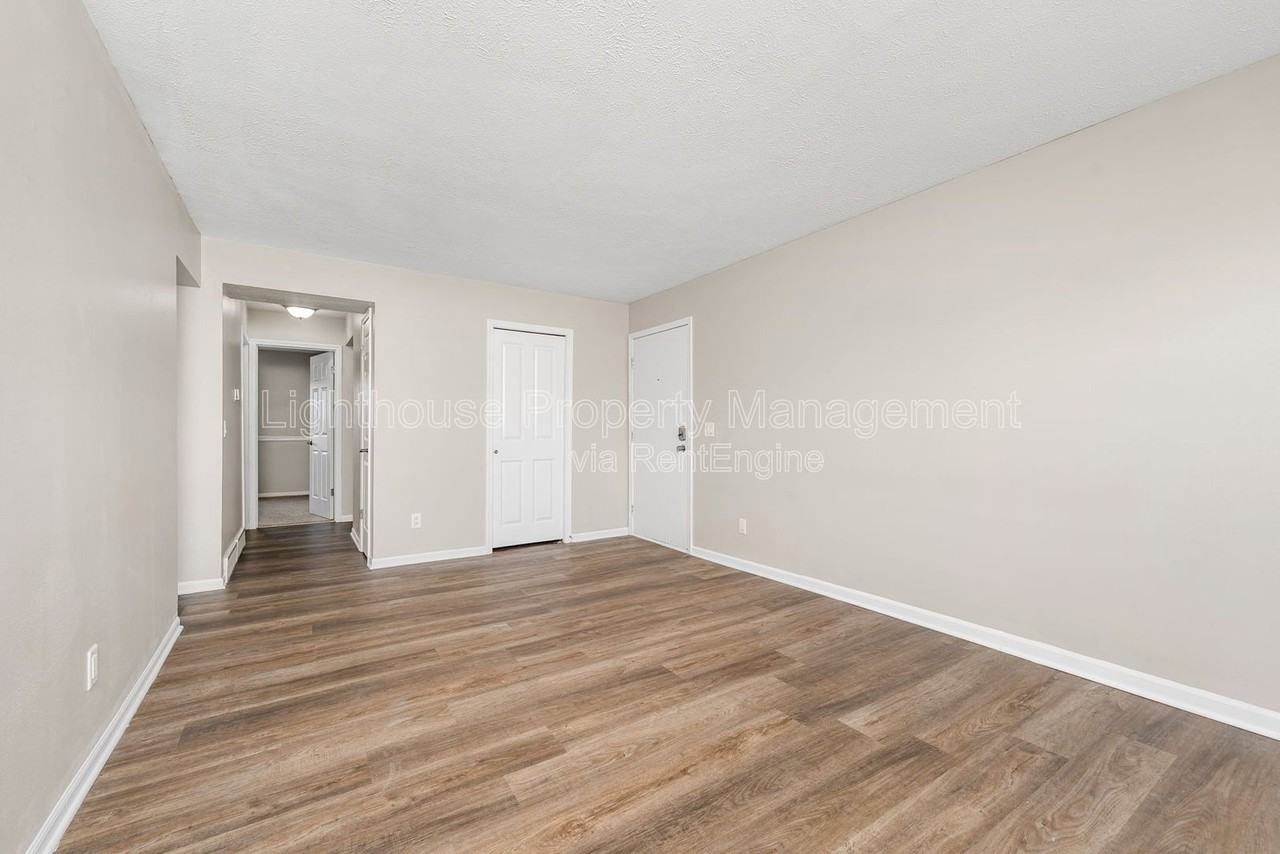 7830 S 8th St #D3 - Photo 5 of 21