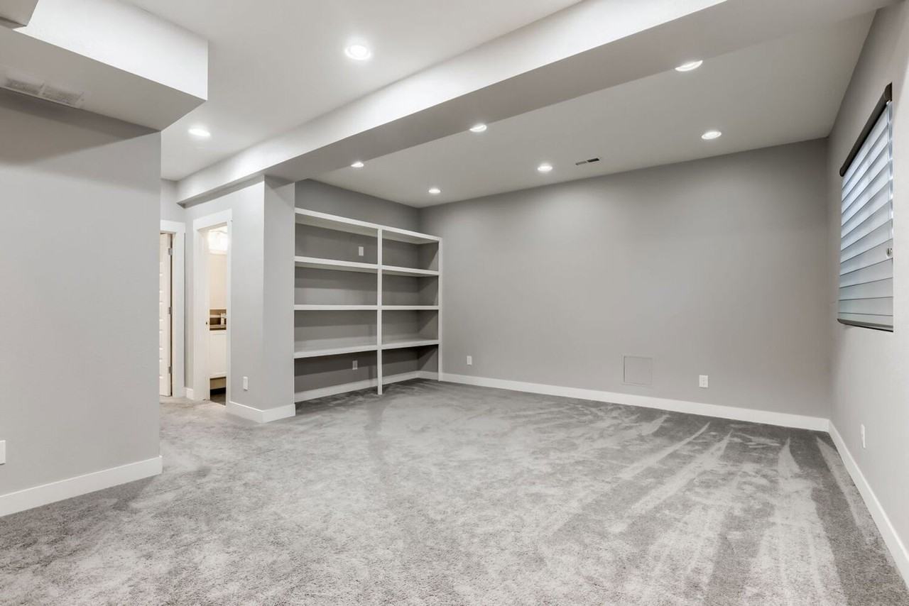 9090 E Martin Luther King Jr Blvd - Photo 5 of 11