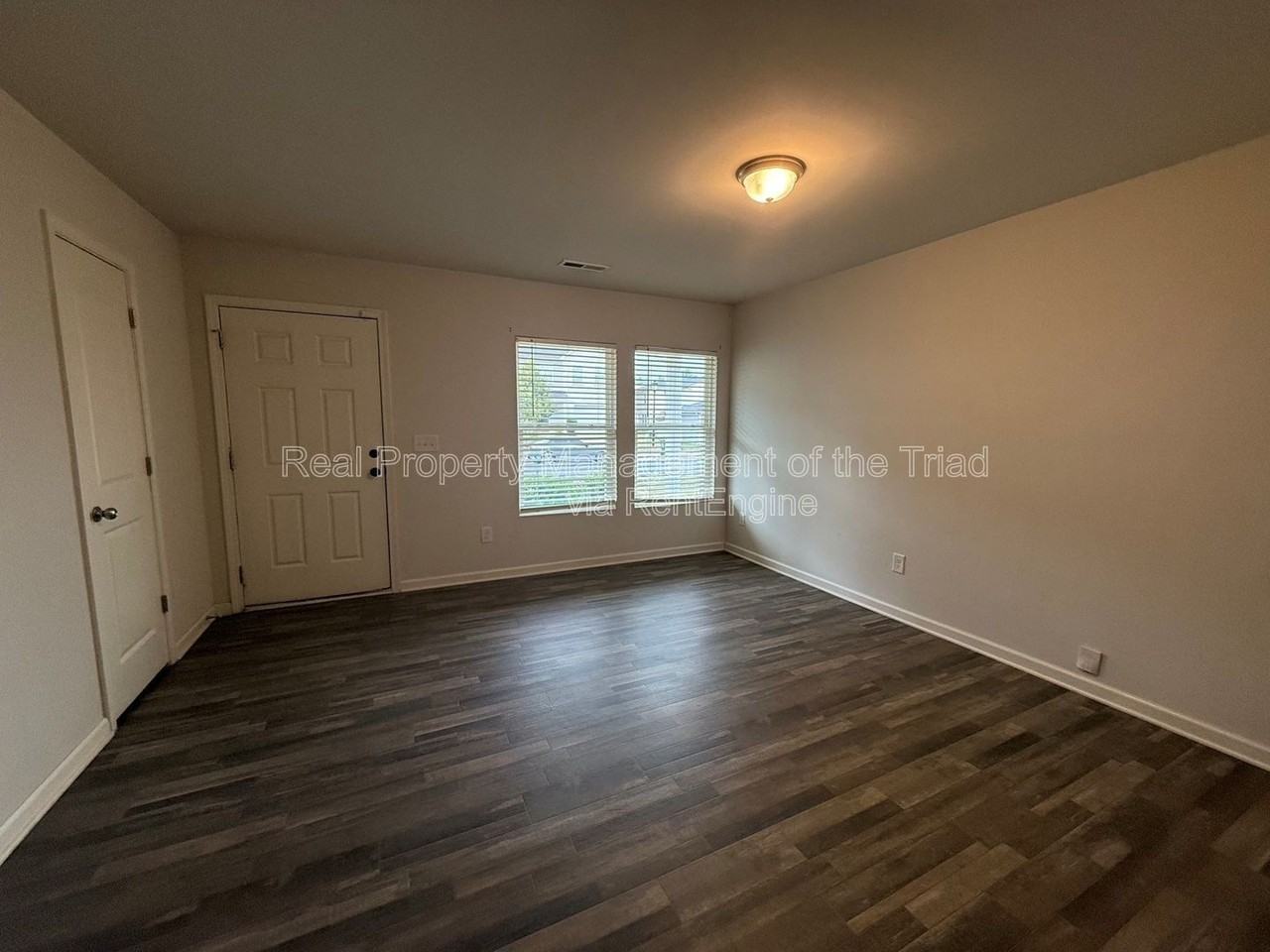 3811 Bellingham Ct - Photo 3 of 19