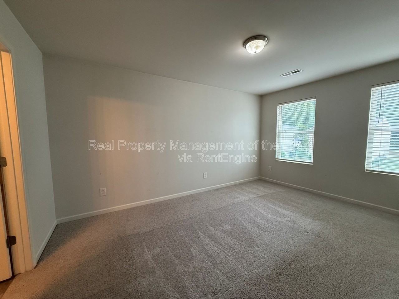 3811 Bellingham Ct - Photo 7 of 19