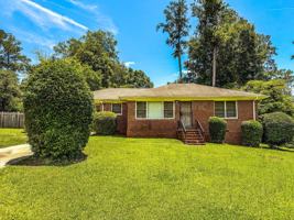 featured image of 2525 Tredway Dr