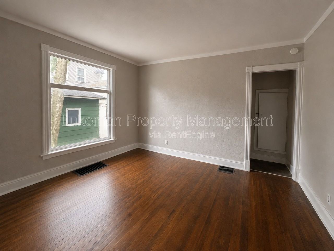 609 Pearl St #1 - Photo 3 of 8