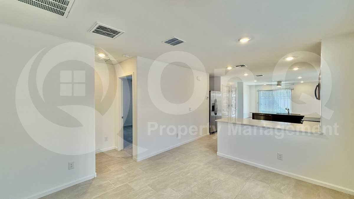 17408 N Del Mar Ave - Photo 5 of 20