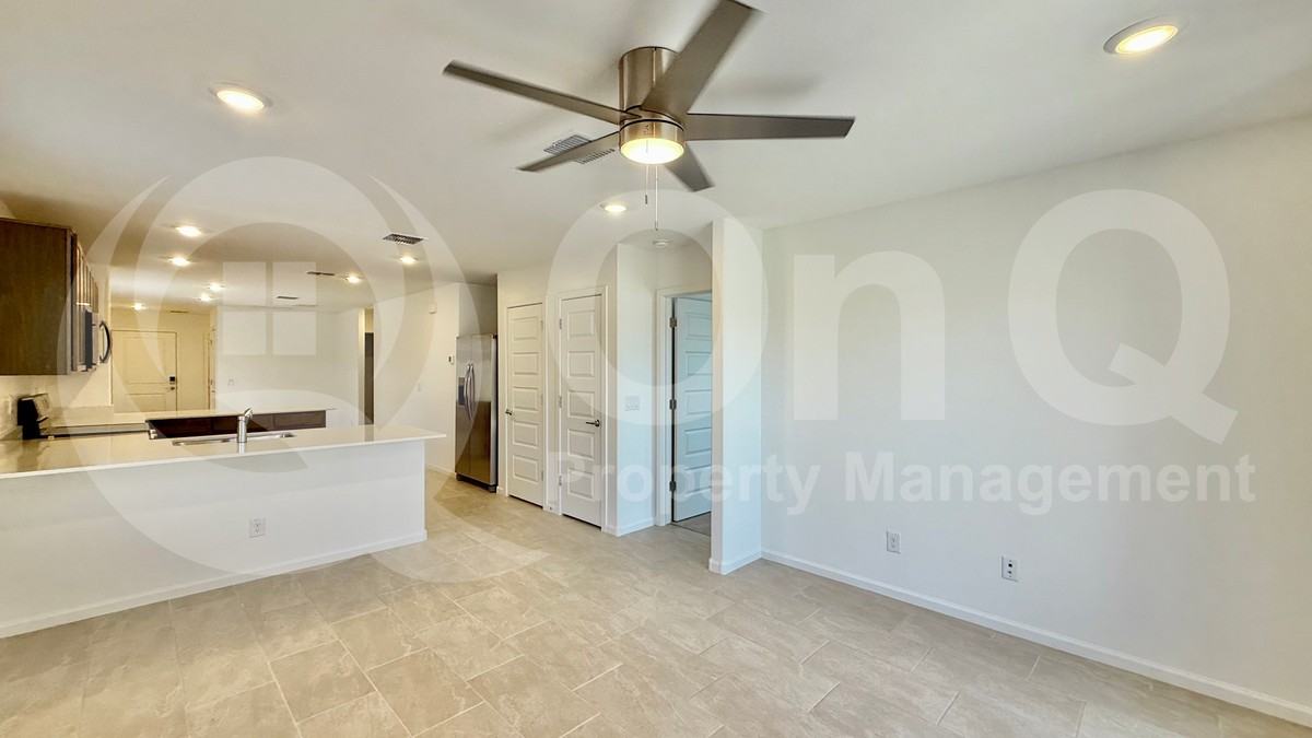 17408 N Del Mar Ave - Photo 6 of 20