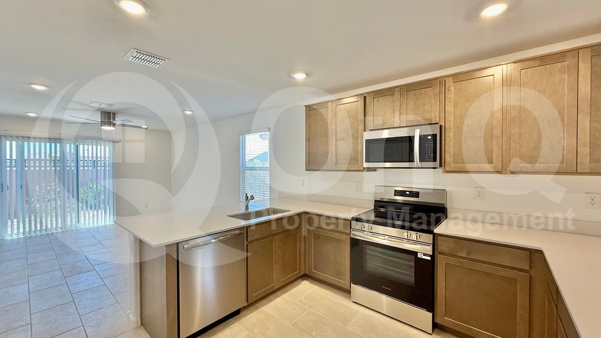 17408 N Del Mar Ave - Photo 7 of 20
