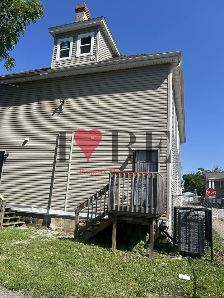 1283 W Broad St - Photo 3 of 23