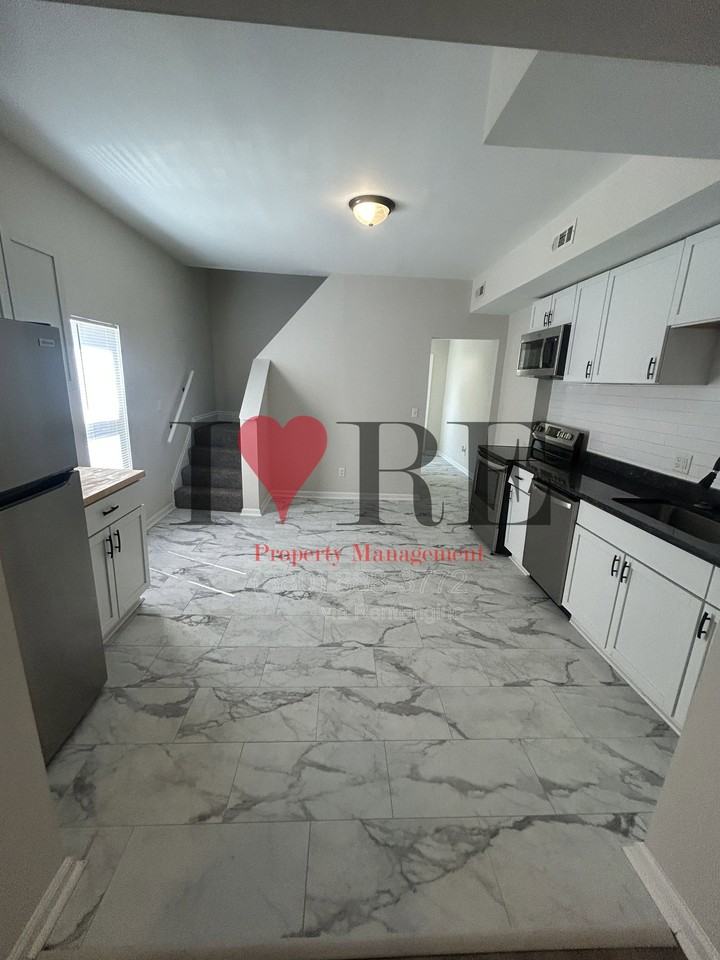 1283 W Broad St - Photo 6 of 23