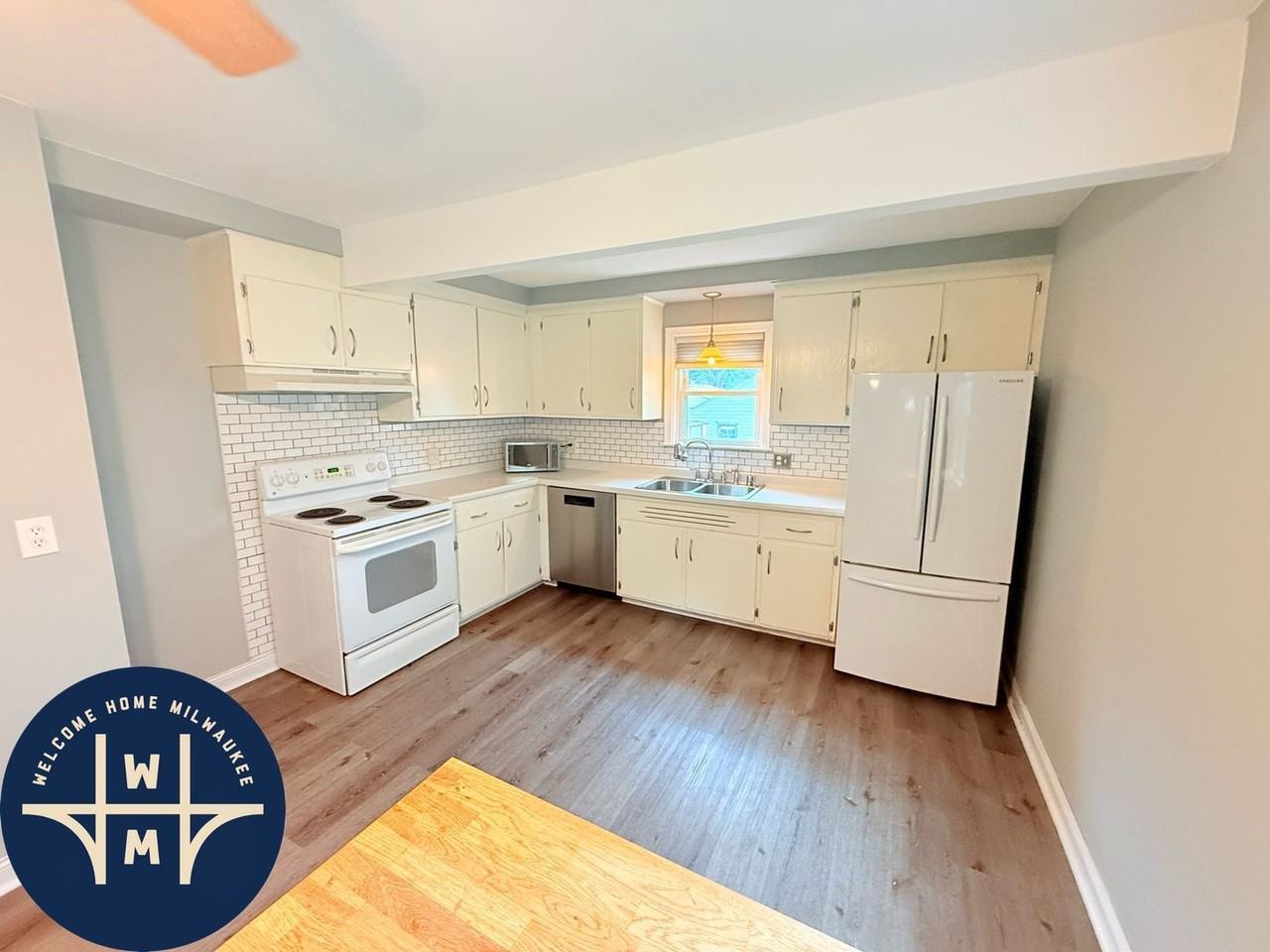 3126 S Burrell St - Photo 2 of 16