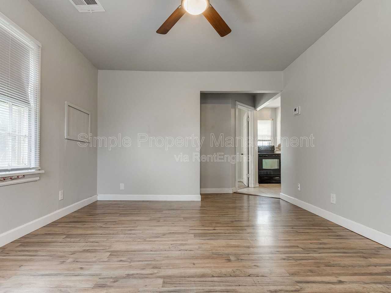 7105 Nw 39th St - Photo 4 of 19