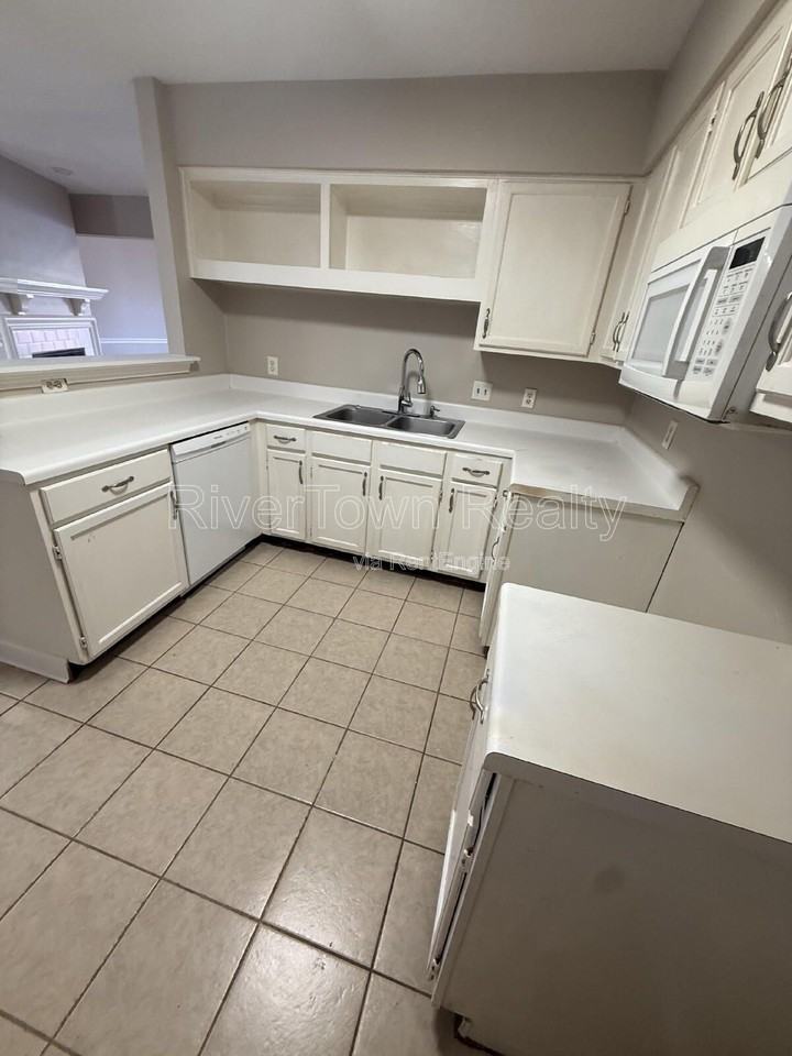 1620 Beaver Trail Dr - Photo 4 of 20