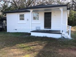 featured image of 612 N 9th St