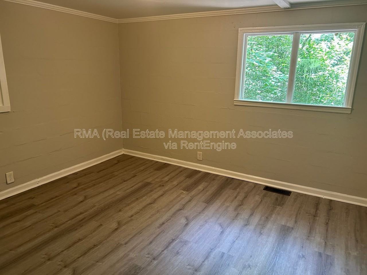 612 N 9th St - Photo 4 of 7
