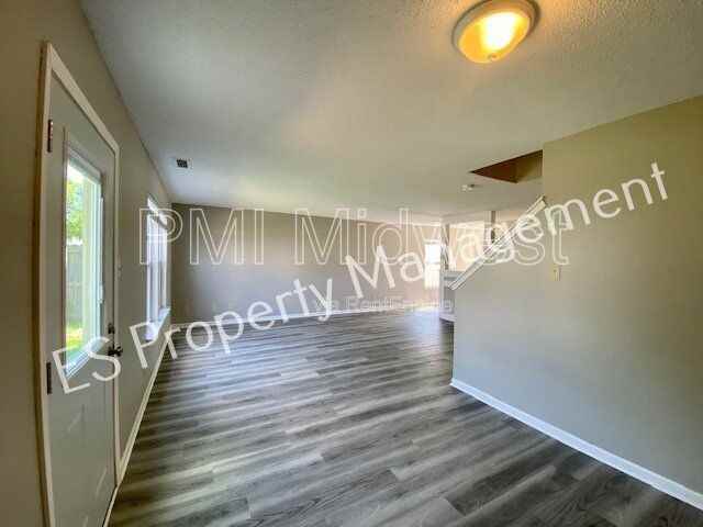 10902 Glenayr Dr - Photo 7 of 36