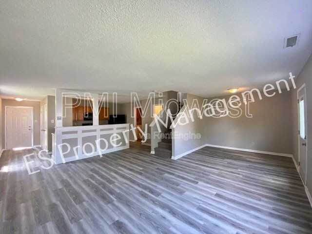 10902 Glenayr Dr - Photo 7 of 35