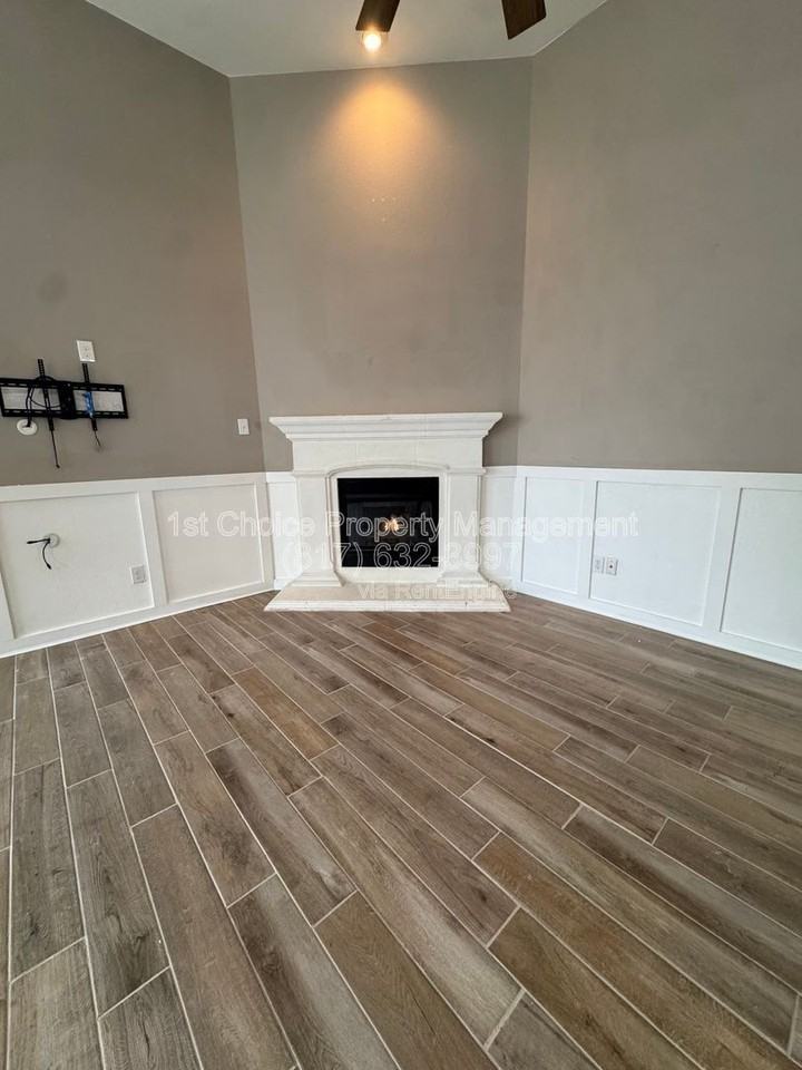 6209 Claire Dr - Photo 4 of 34