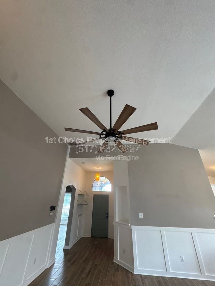 6209 Claire Dr - Photo 5 of 34