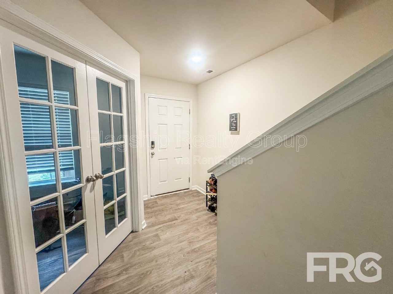 1028 Riverstone Dr - Photo 5 of 34