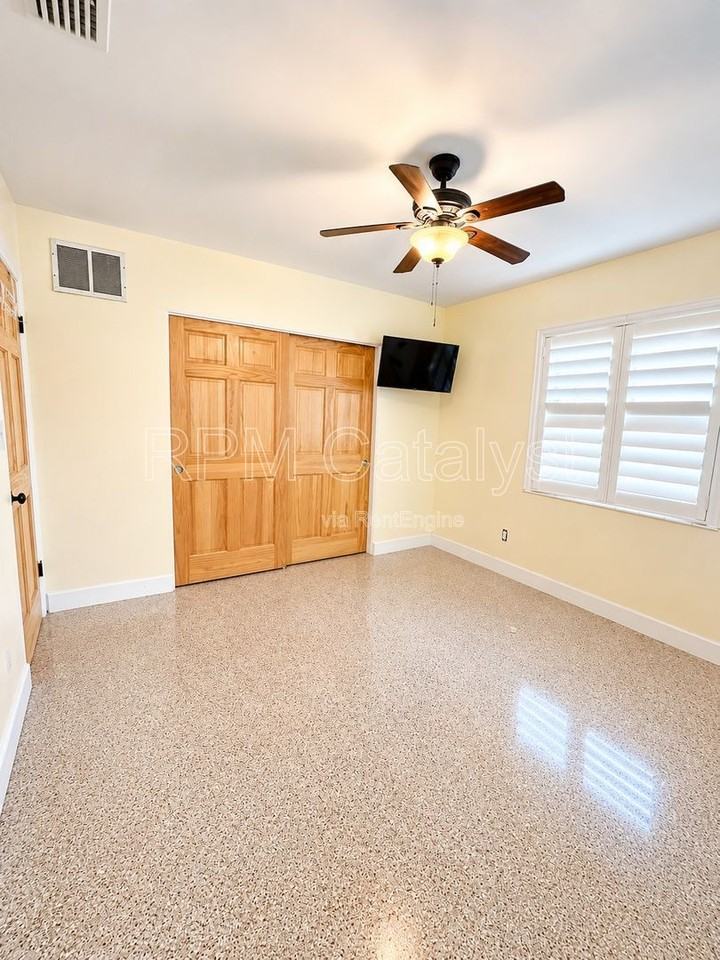 2806 46th St S - Photo 5 of 12