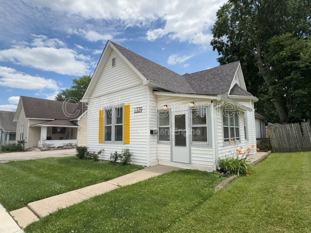 1339 Division St - Photo 2 of 32