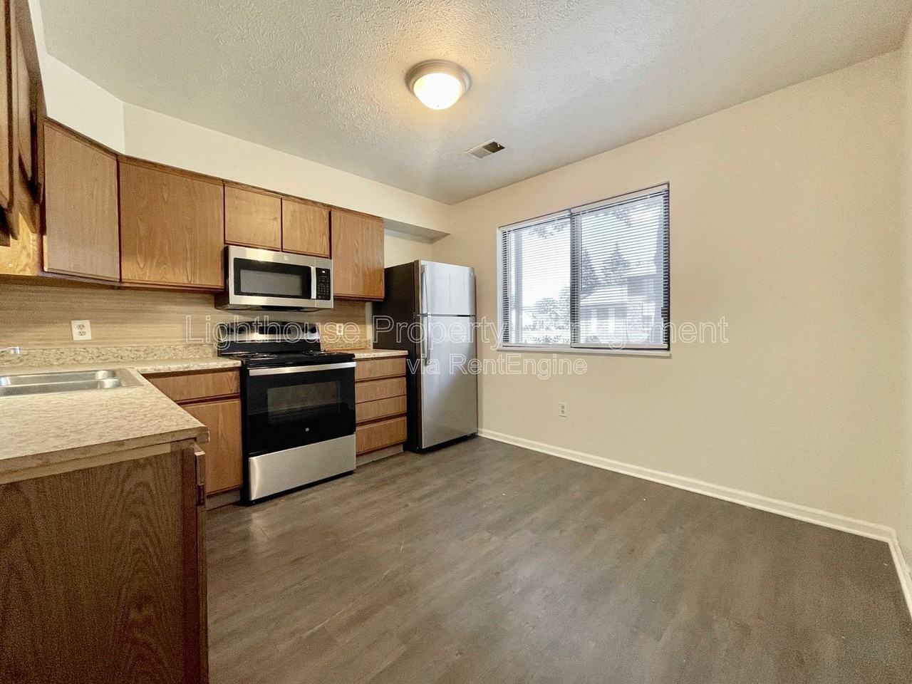 2972 Vineland Ave Se - Photo 7 of 24