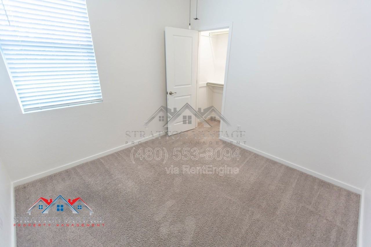 2898 E Kim Dr - Photo 5 of 40
