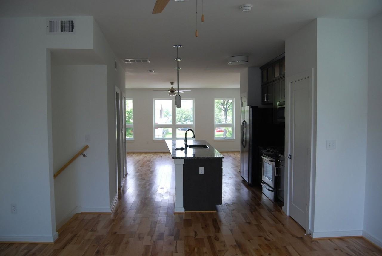 1109 Porter St - Photo 7 of 31